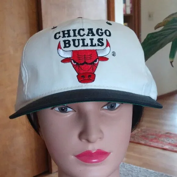 CHICAGO BULLS STITCHED LOGO G.C.C. SNAPBACK ADJUSTABLE NBA LICENSED HAT - Picture 3 of 5